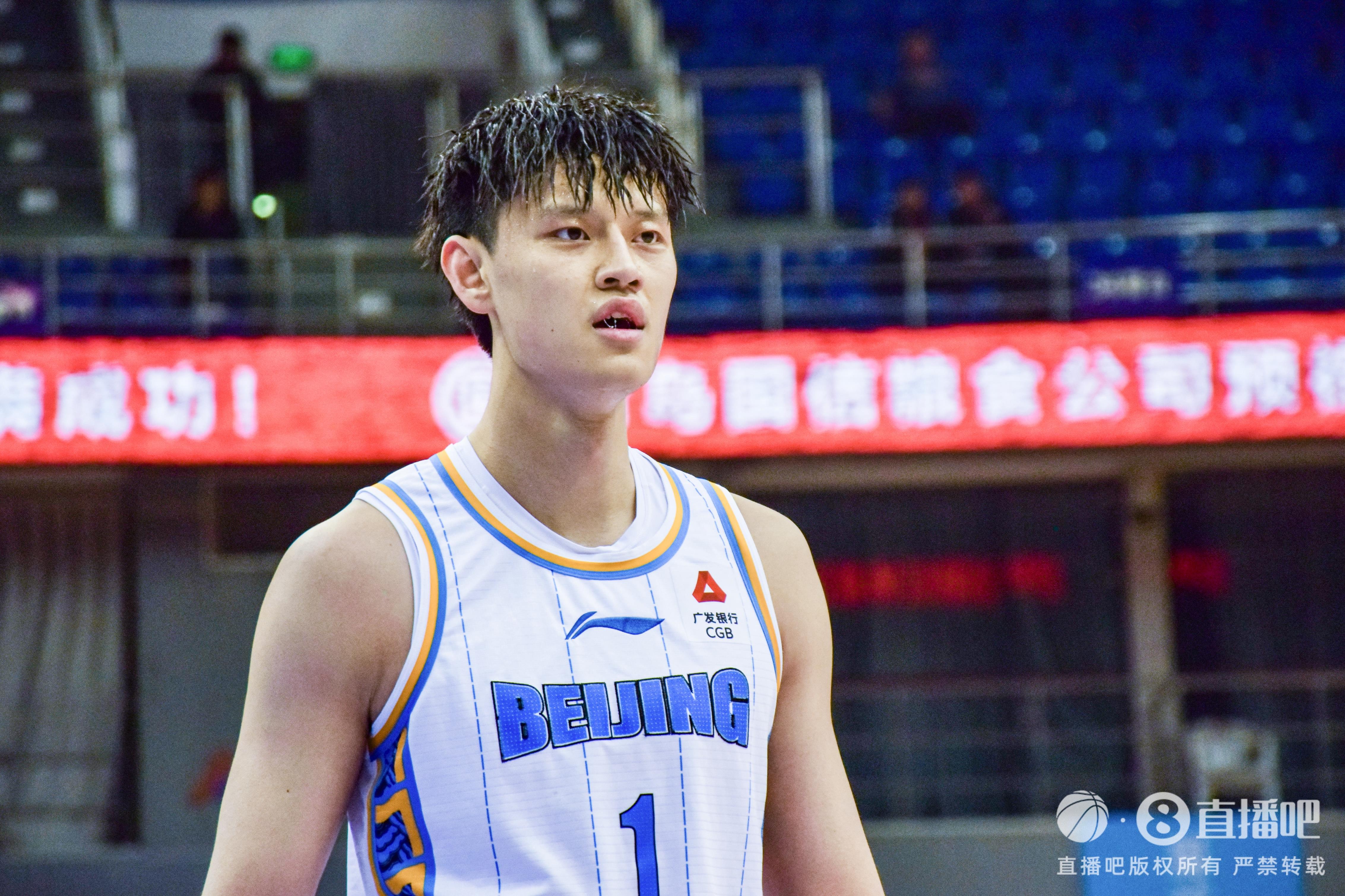 7次大帽相當(dāng)炸裂！曾凡博替補(bǔ)砍16分7板7帽 大帽絕殺遼寧！